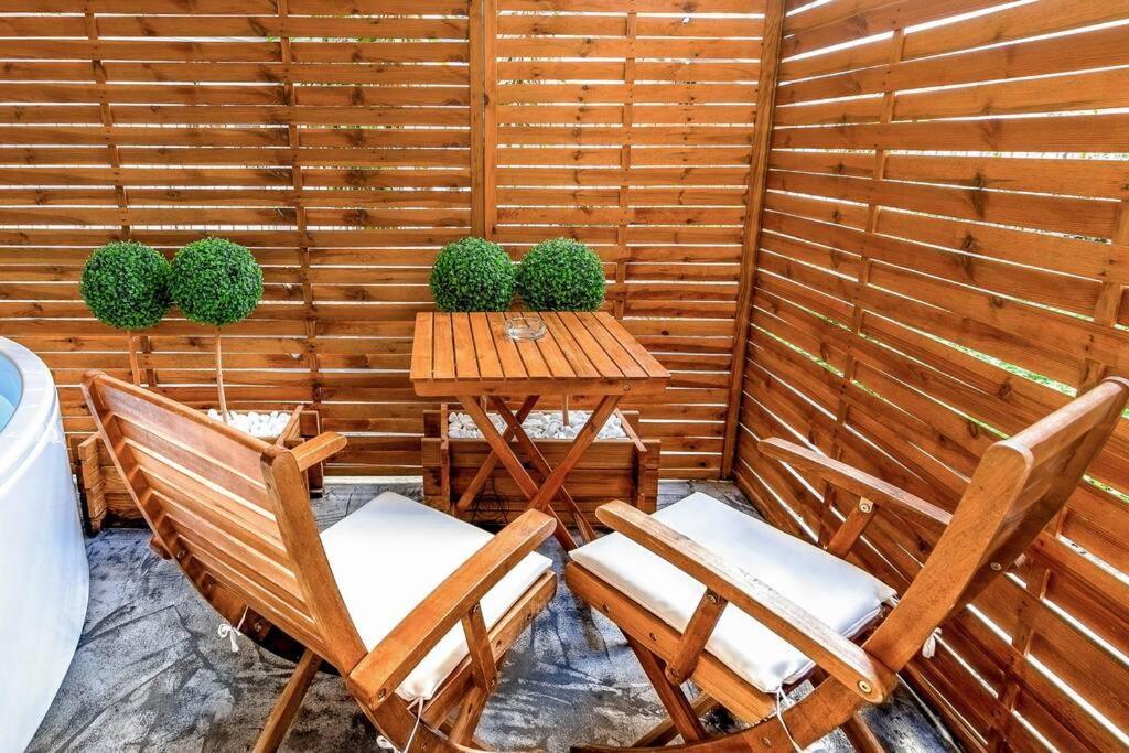 Lux Studio 11 With Yard In The Heart Of Athens Apartment Exterior photo